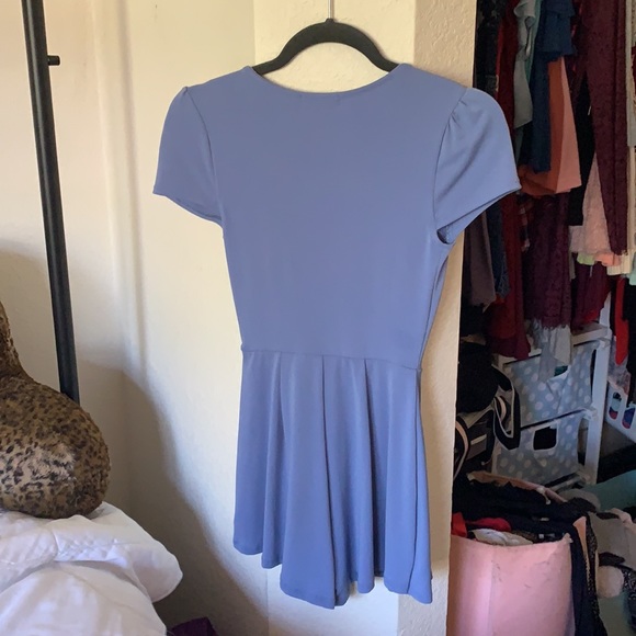 NWOT UO Allie crepe surplice romper - Picture 4 of 6